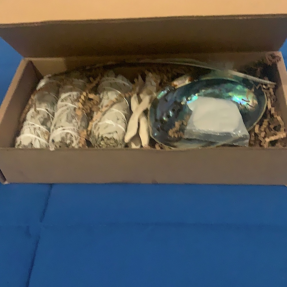 3 items for Smudging kit, incense cones n burner!